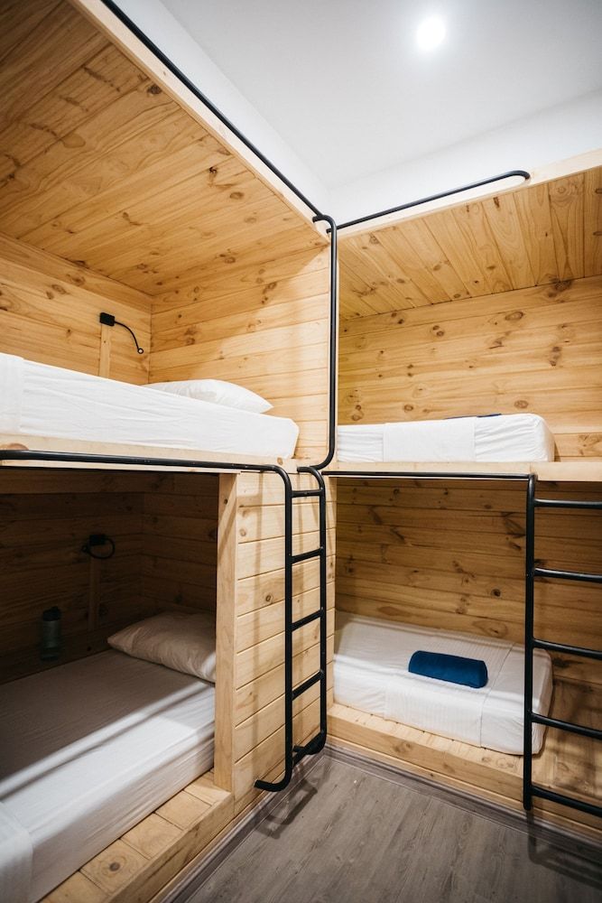 undefined Island Hostels Colombo 4