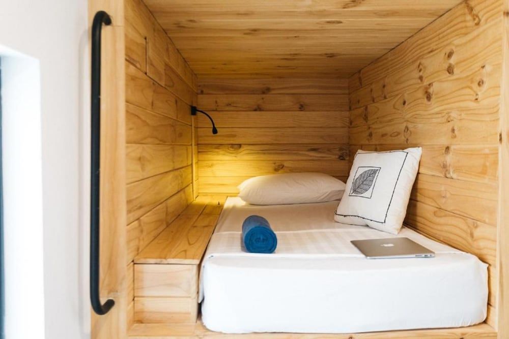 undefined Island Hostels Colombo 7