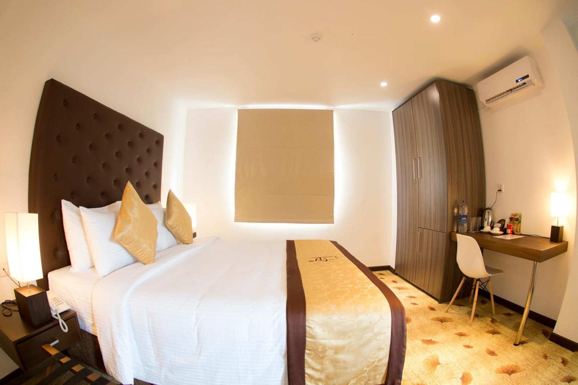 City Hotel Colombo 02 Standard Double Room 8