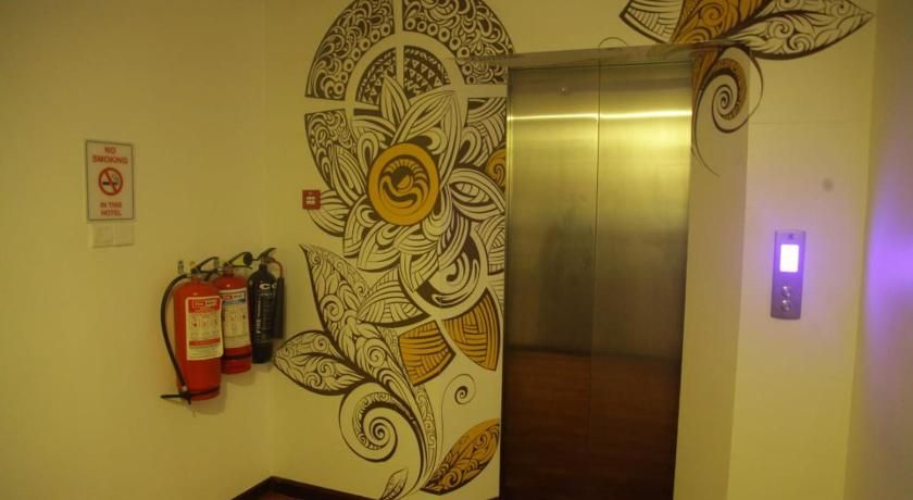 undefined City Hotel Colombo 02 6