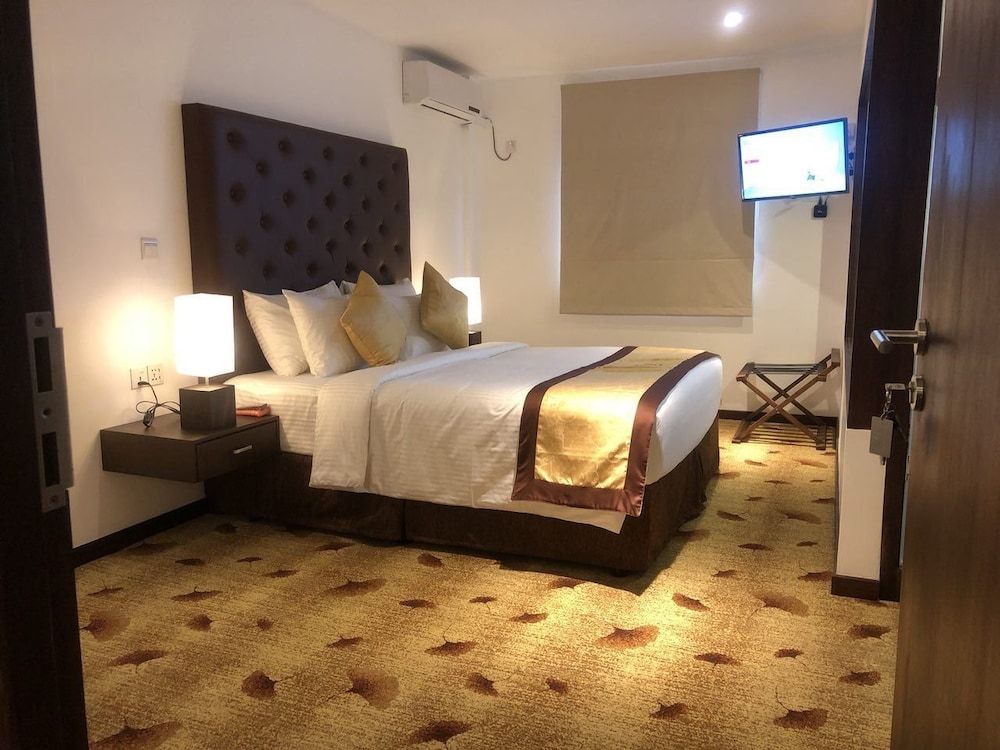 undefined City Hotel Colombo 02 10