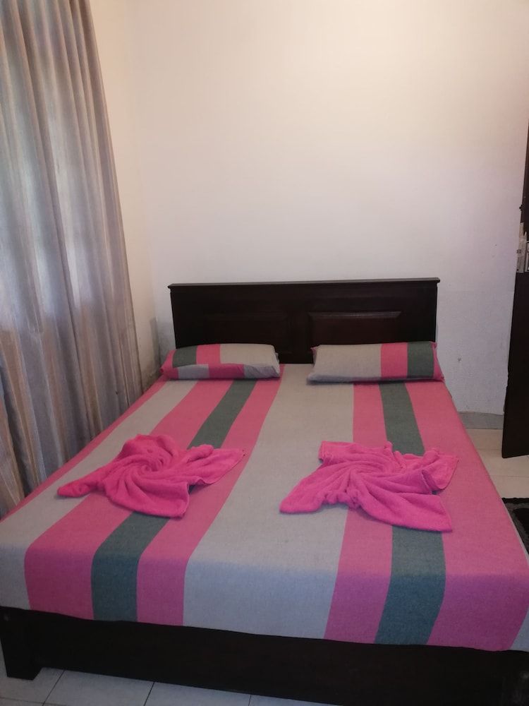 undefined Hotel Relax On Torrington 6