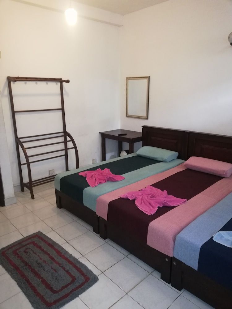 undefined Hotel Relax On Torrington 5