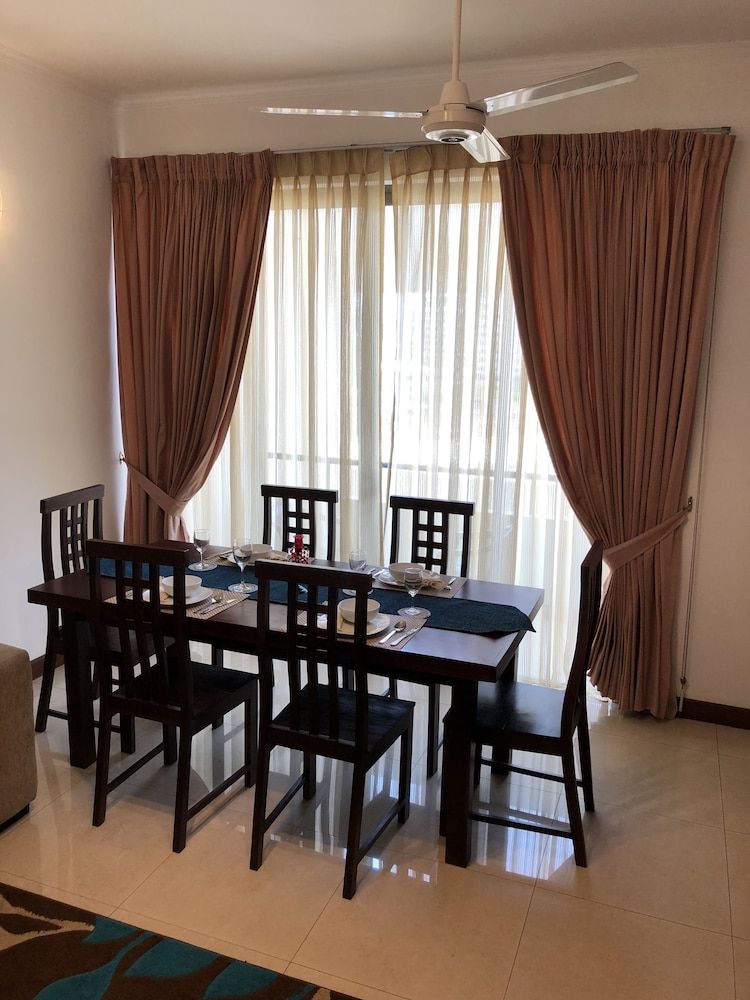 Hedges Court Residencies Town Hall- 2 Bed Room Apartment Exclusive Apartment, Multiple Beds, City View 7