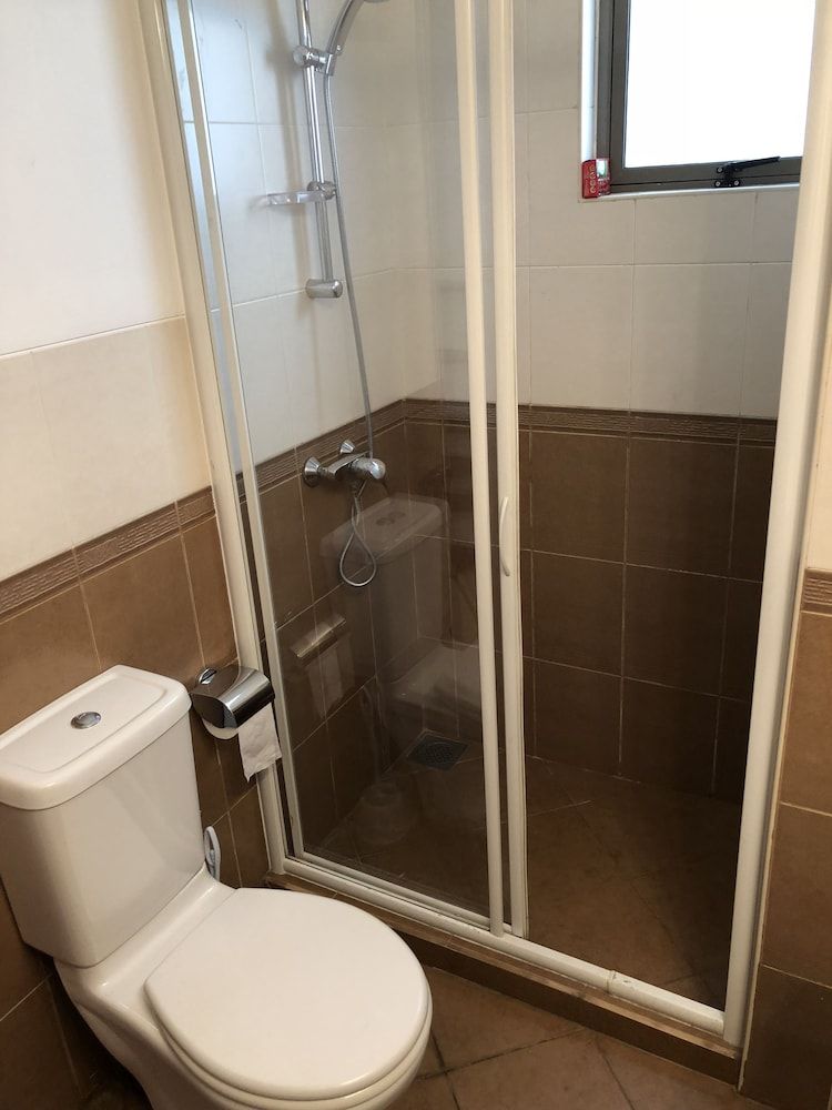 Hedges Court Residencies Town Hall- 2 Bed Room Apartment Exclusive Apartment, Multiple Beds, City View 3