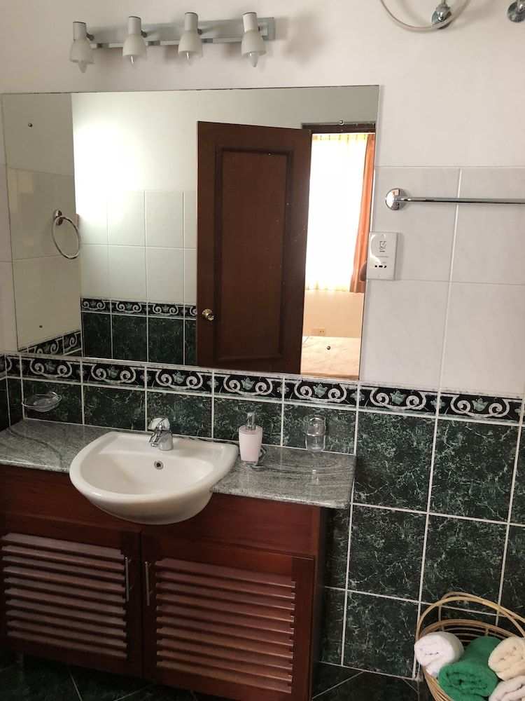 Hedges Court Residencies Town Hall- 2 Bed Room Apartment Exclusive Apartment, Multiple Beds, City View 14