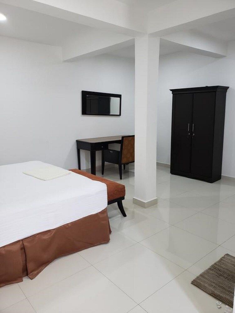 undefined Amazinn Suites 6