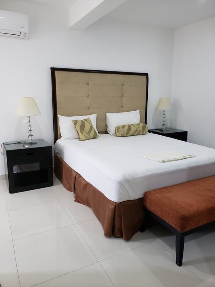 Amazinn Suites Double Room