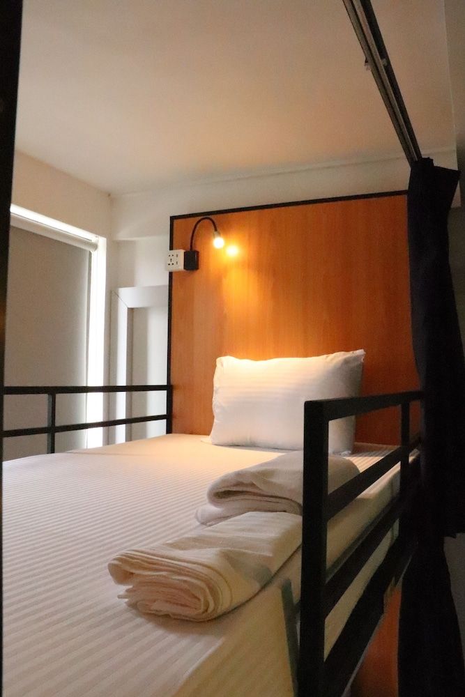 undefined Miracle City Inn Hostel 7