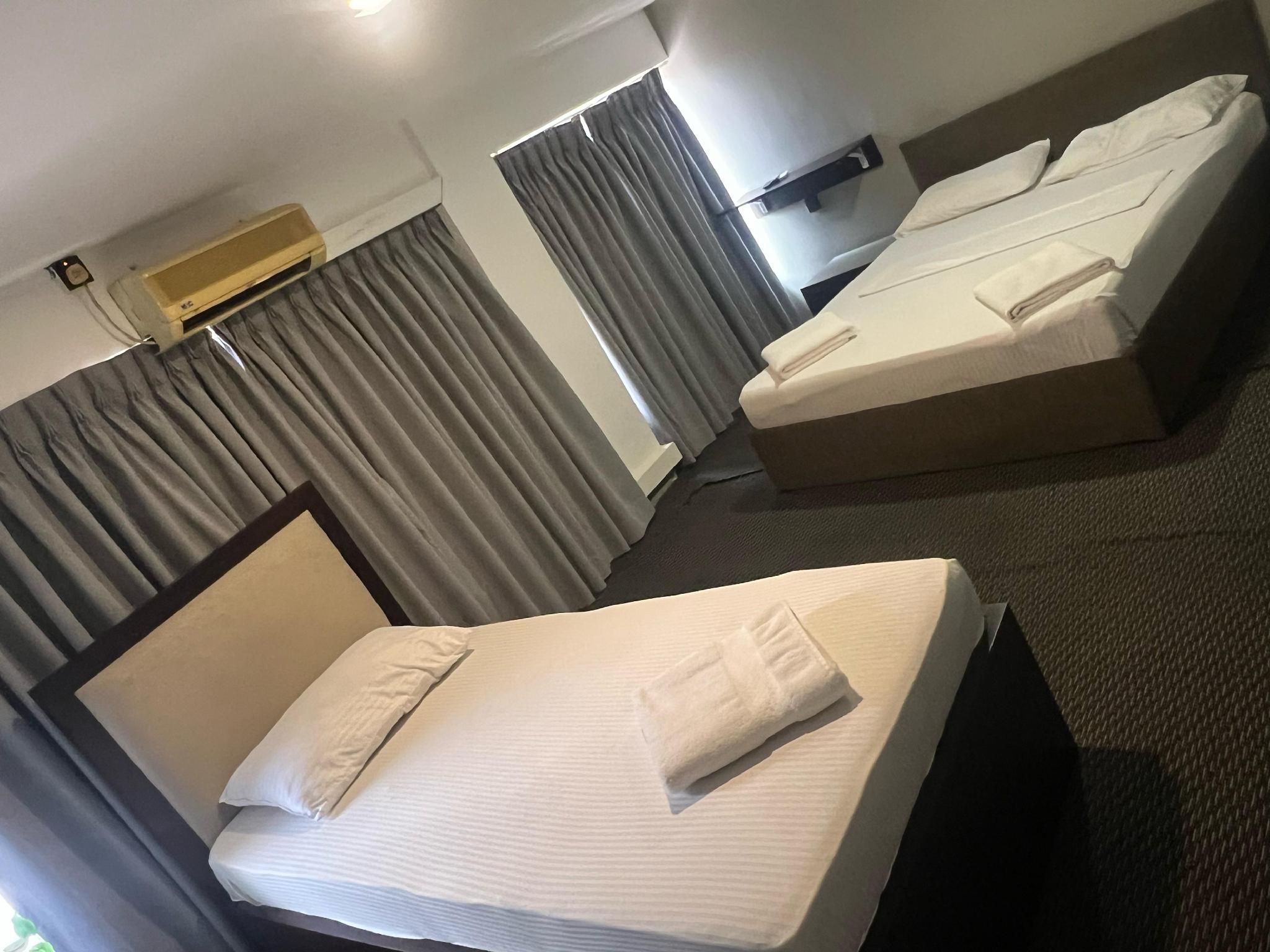 undefined Miracle City Inn Hostel 7