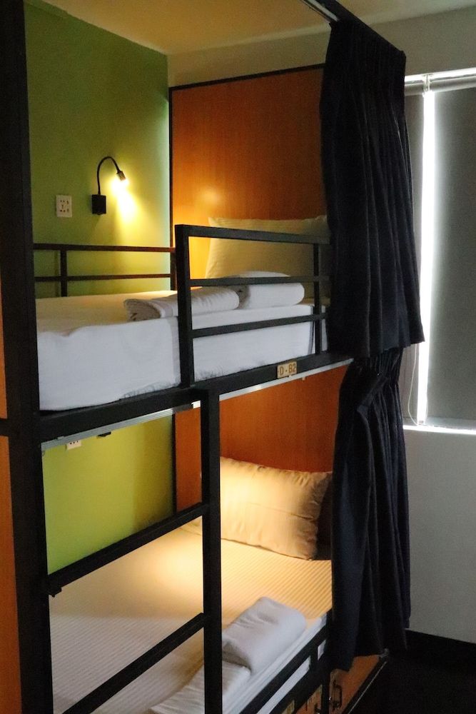 undefined Miracle City Inn Hostel 8