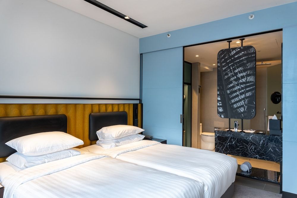 Courtyard By Marriott Colombo Superior Room, 2 Twin Beds, Non Smoking, City View 3