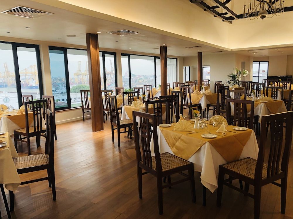 undefined Grand Oriental Hotel 4