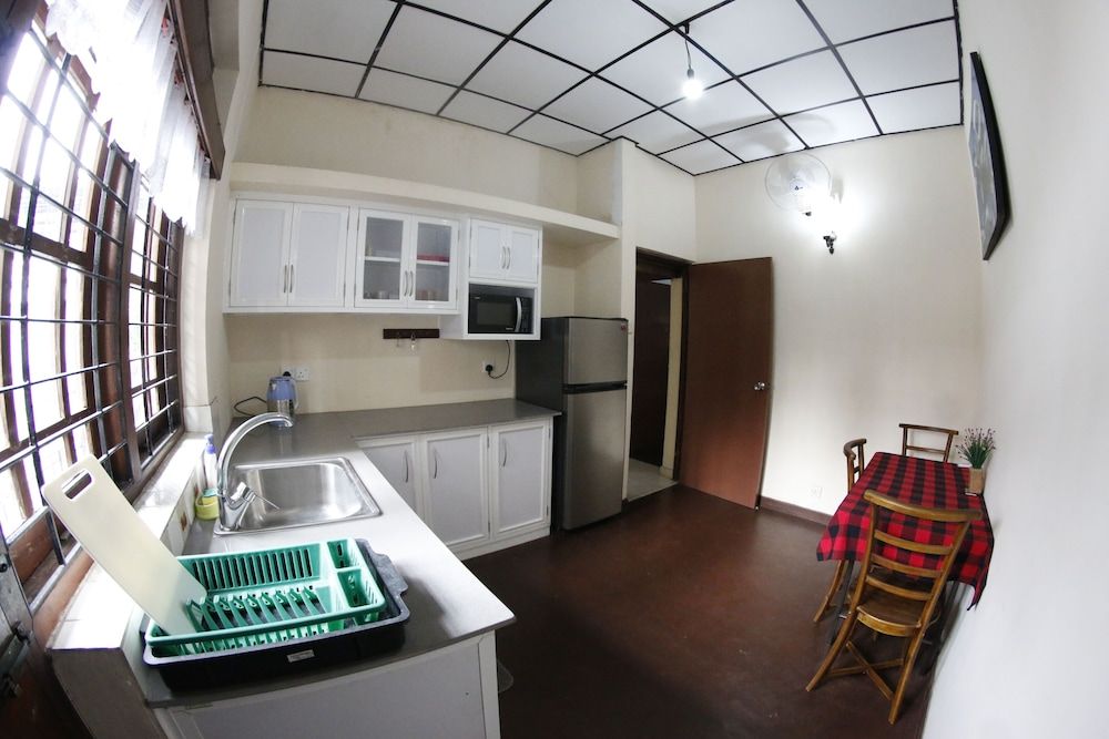 Oasis Colombo Deluxe Double Room 6