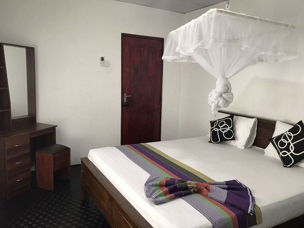 undefined Sigiri Sunrise 8