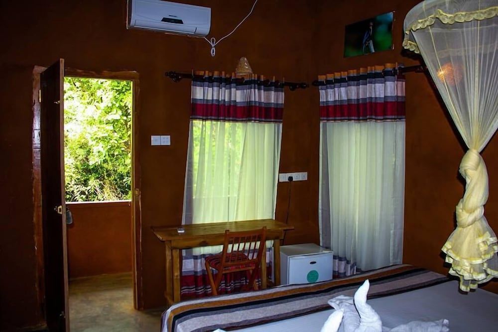 undefined Thick forest sigiriya 10