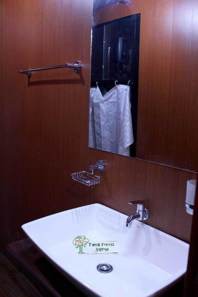 Thick forest sigiriya Luxury Tree House 10