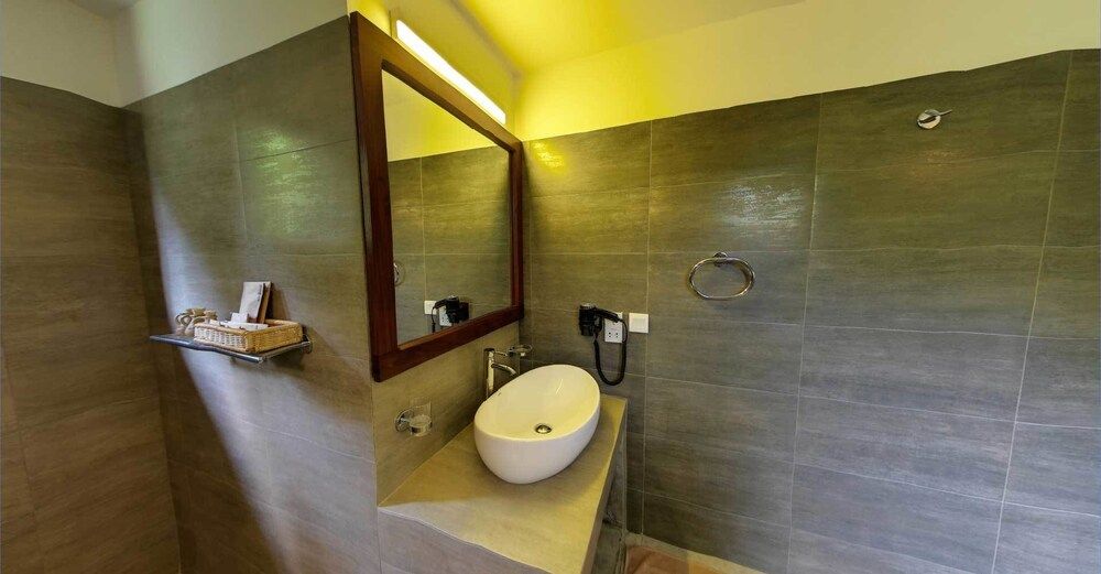 undefined Ehalagala Lake Resort 7