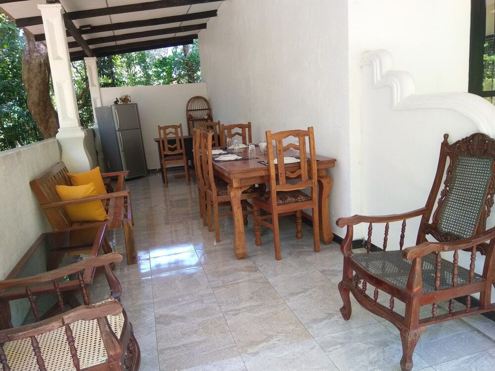 Amron Resort Sigiriya Classic Quadruple Room 6