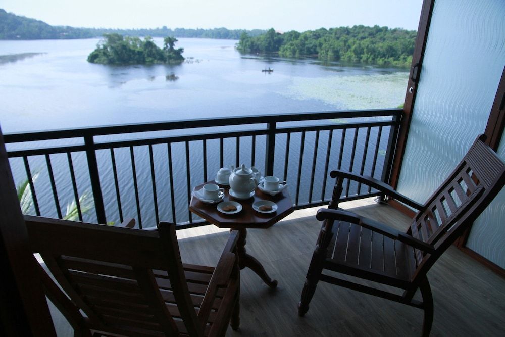 Sanu Lagoon Resort & Spa Deluxe Double Room, Lagoon View, Poolside 8