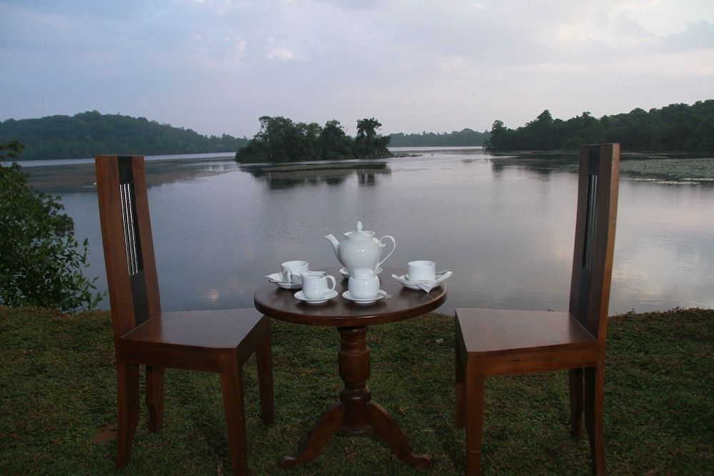 Sanu Lagoon Resort & Spa Deluxe Double Room, Lagoon View, Poolside 9