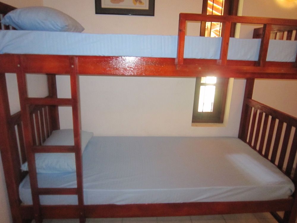 Ceylon Hostel - Colombo Int Airport Shared Dormitory, Women only 2