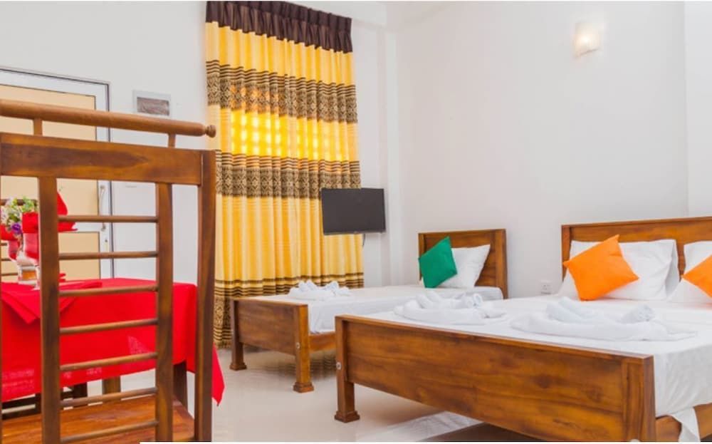 Hotel Crown Plaza Katunayake Deluxe Twin Room, 2 Twin Beds, Non Smoking 2