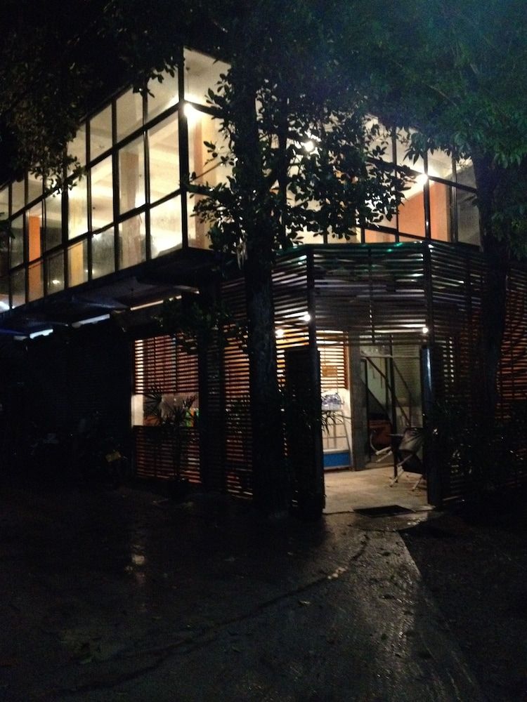 undefined Cinnamon Airport Residencies 6