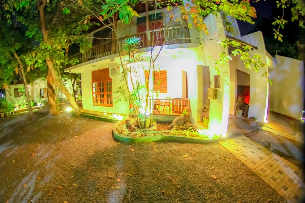 undefined Cinnamon Airport Residencies 8