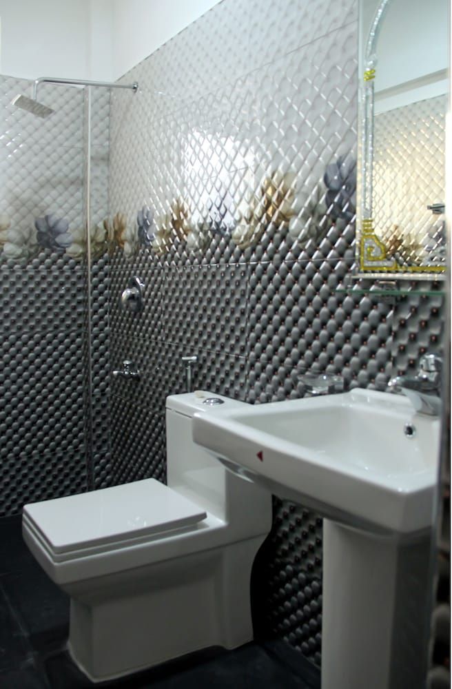 Ronaka Airport Transit Hotel Deluxe Double Room 14