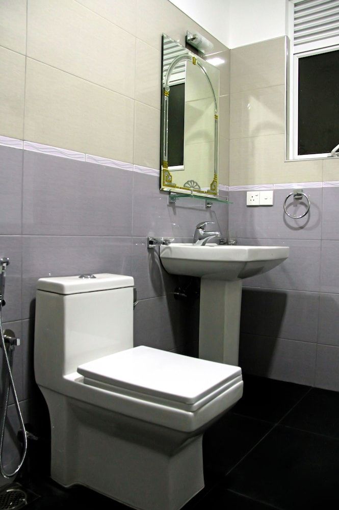 Ronaka Airport Transit Hotel Deluxe Double Room 17