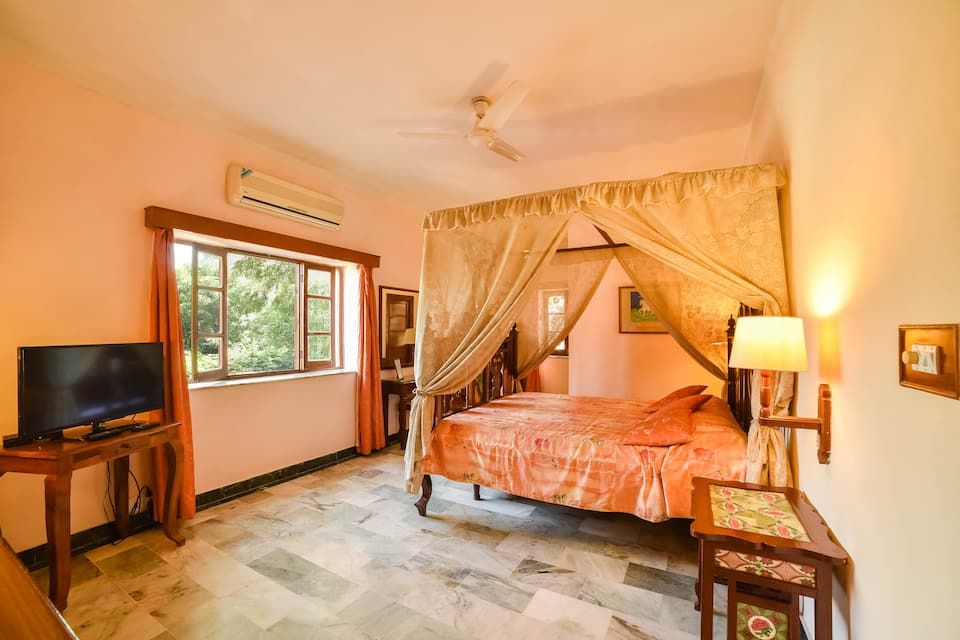Karni Bhawan Heritage Hotel Jodhpur Heritage Deluxe AC Room 4