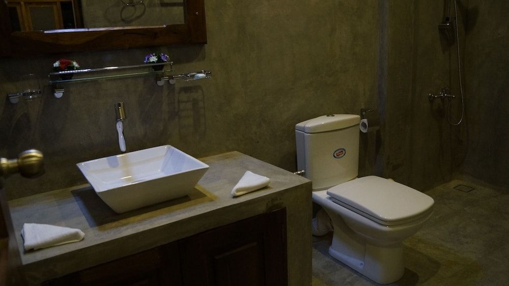 Hotel Athgira Standard Double Room 7