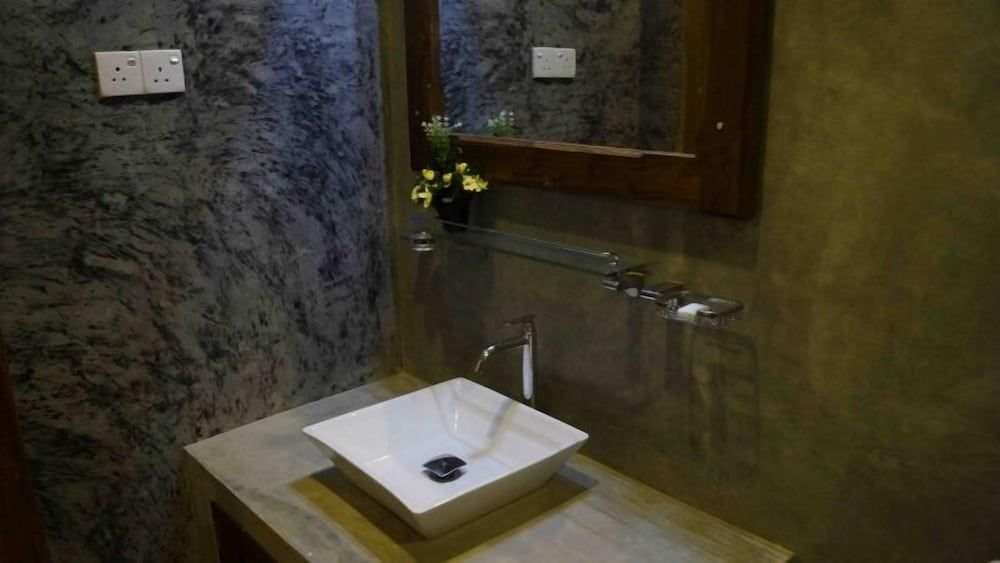 Hotel Athgira Standard Double Room 9