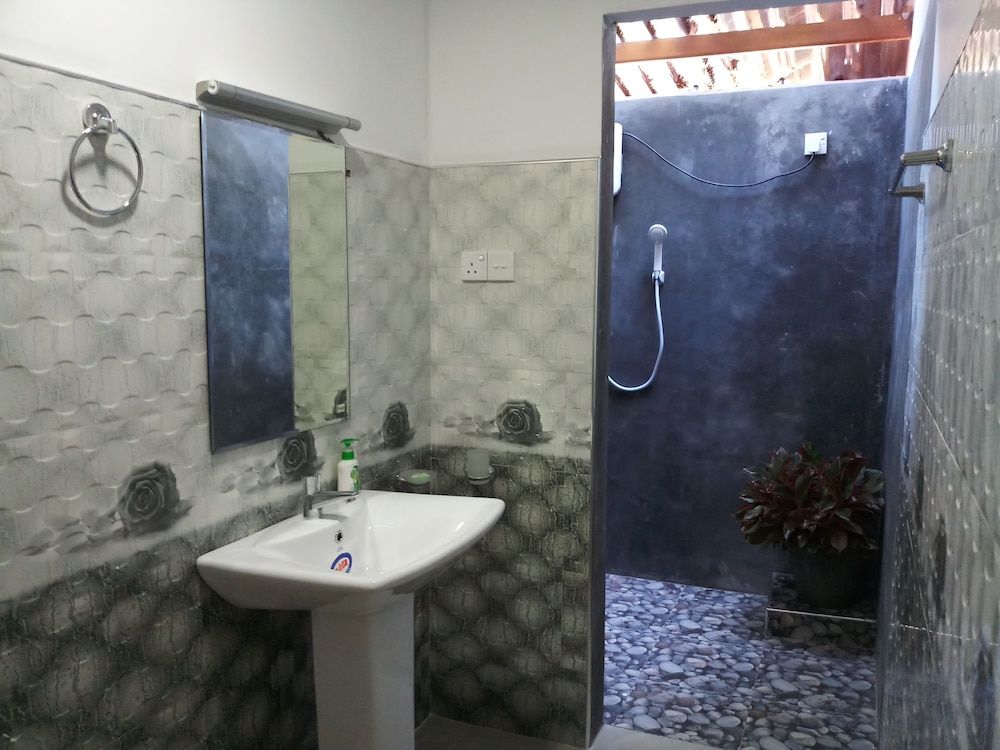 Max Safari Villa Deluxe Triple Room, 3 Bedrooms, Non Smoking, Garden View 5