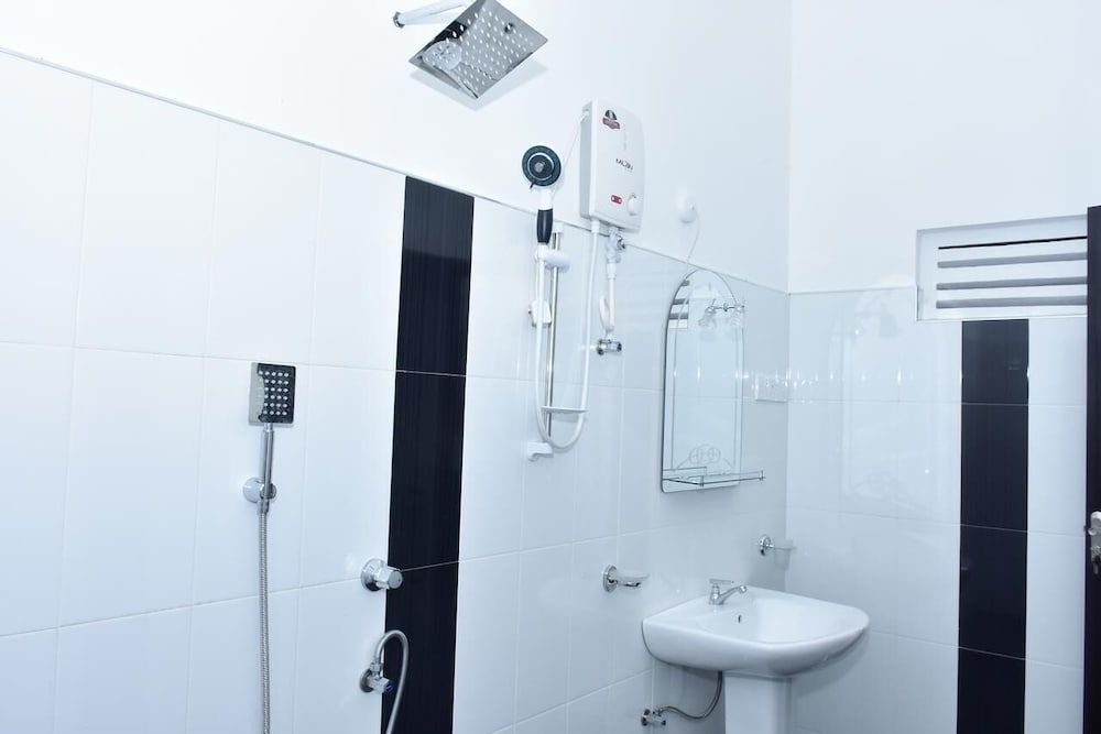 Baby Elephant Green House Family Room 6