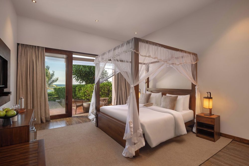 Villa Blu Standard Queen Room 6