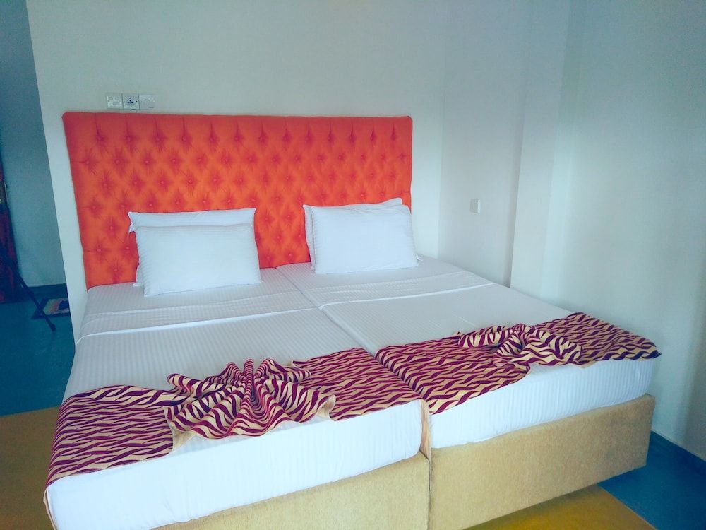 undefined OYO 348 Ocean Bay Surf Resort 6