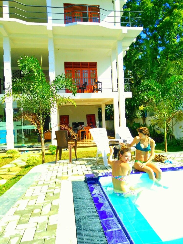 undefined OYO 348 Ocean Bay Surf Resort 3