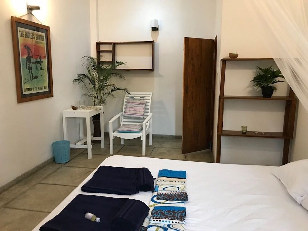 undefined Palms Friendly House 6