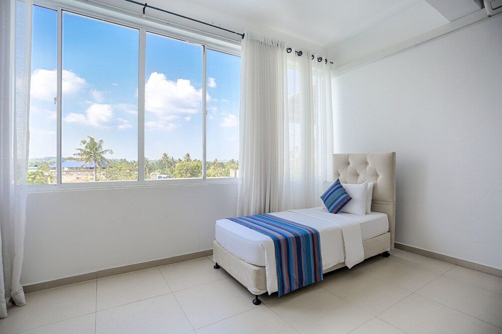 Twenty Two Binaweli Deluxe Triple Room, Multiple Beds, Non Smoking, Pool View 3