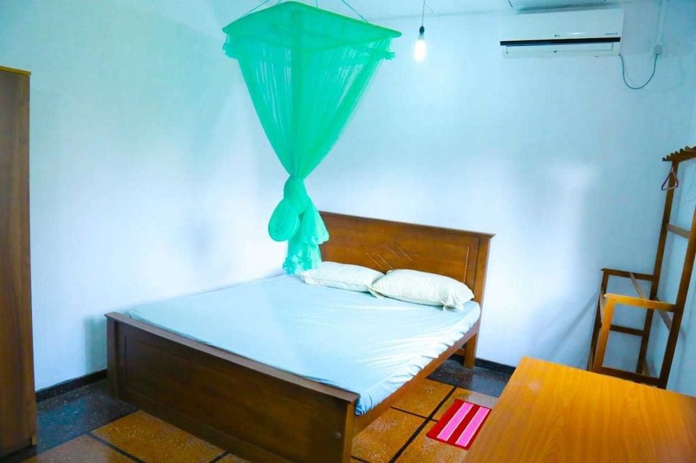 Villa-serenity Basic Villa, 2 Bedrooms, Kitchen, Beachside 3