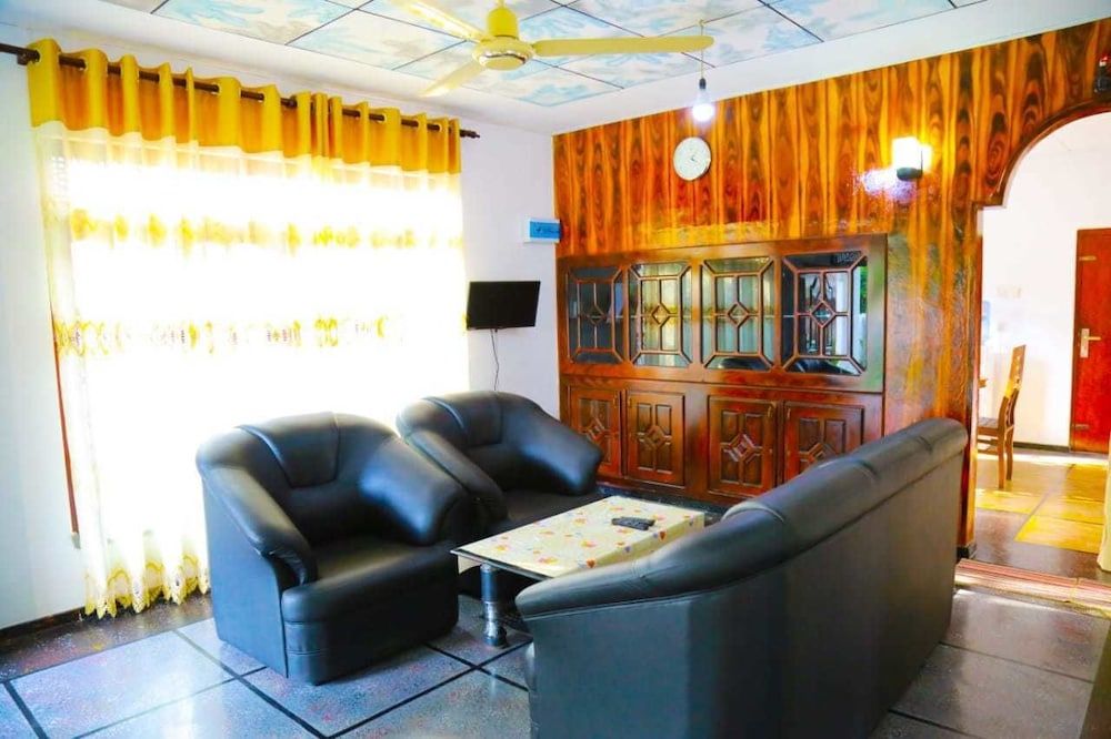 Villa-serenity Basic Villa, 2 Bedrooms, Kitchen, Beachside 13