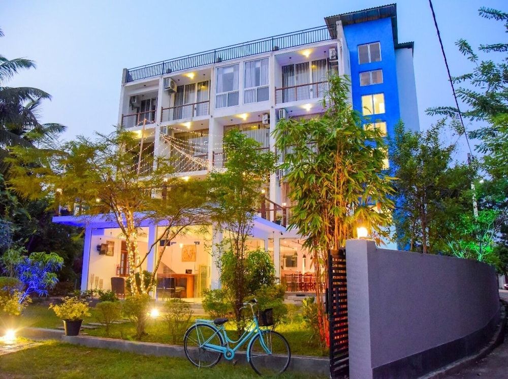 undefined Bayfront 6