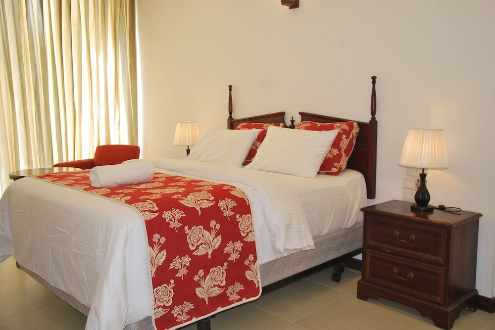 Bayfront Luxury Room 4