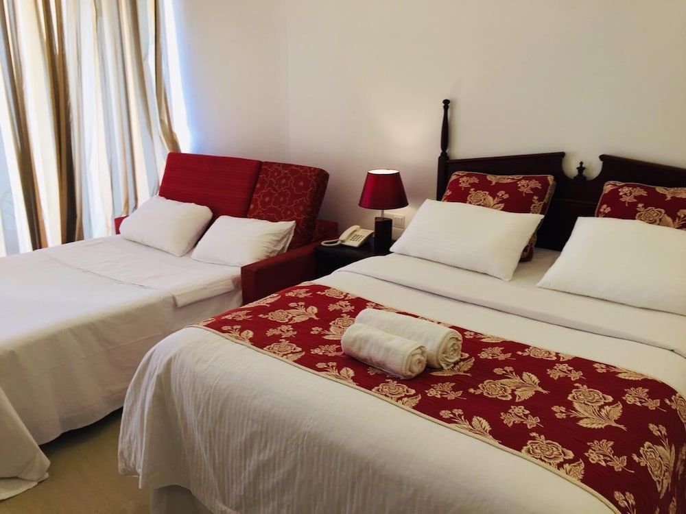 Bayfront Luxury Room 7