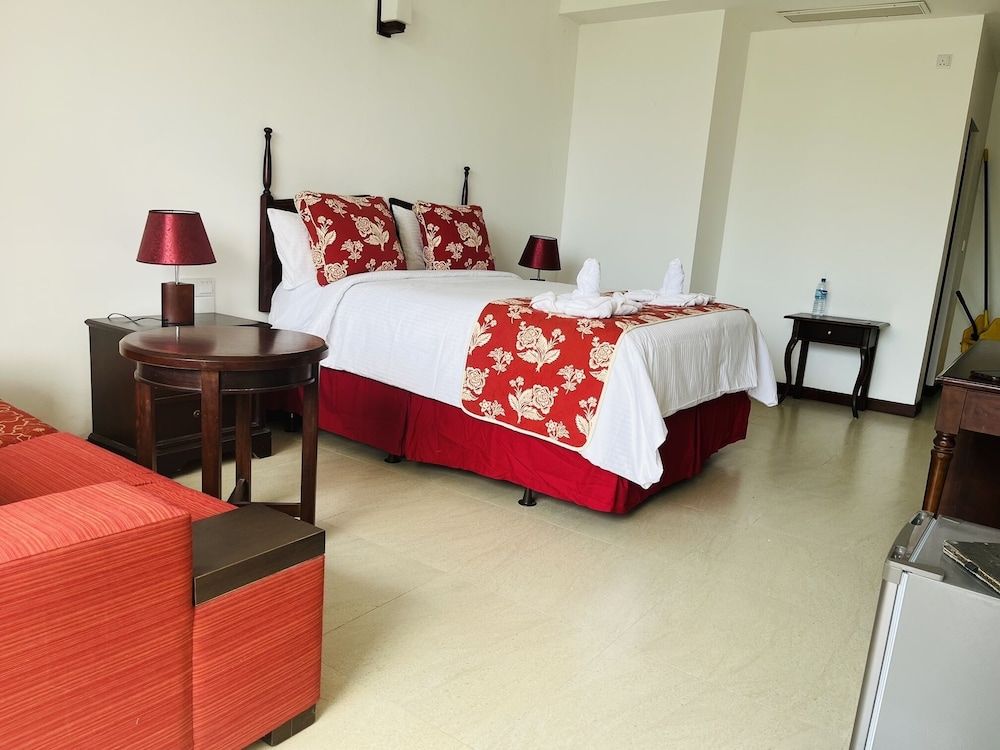 Bayfront Luxury Room 11