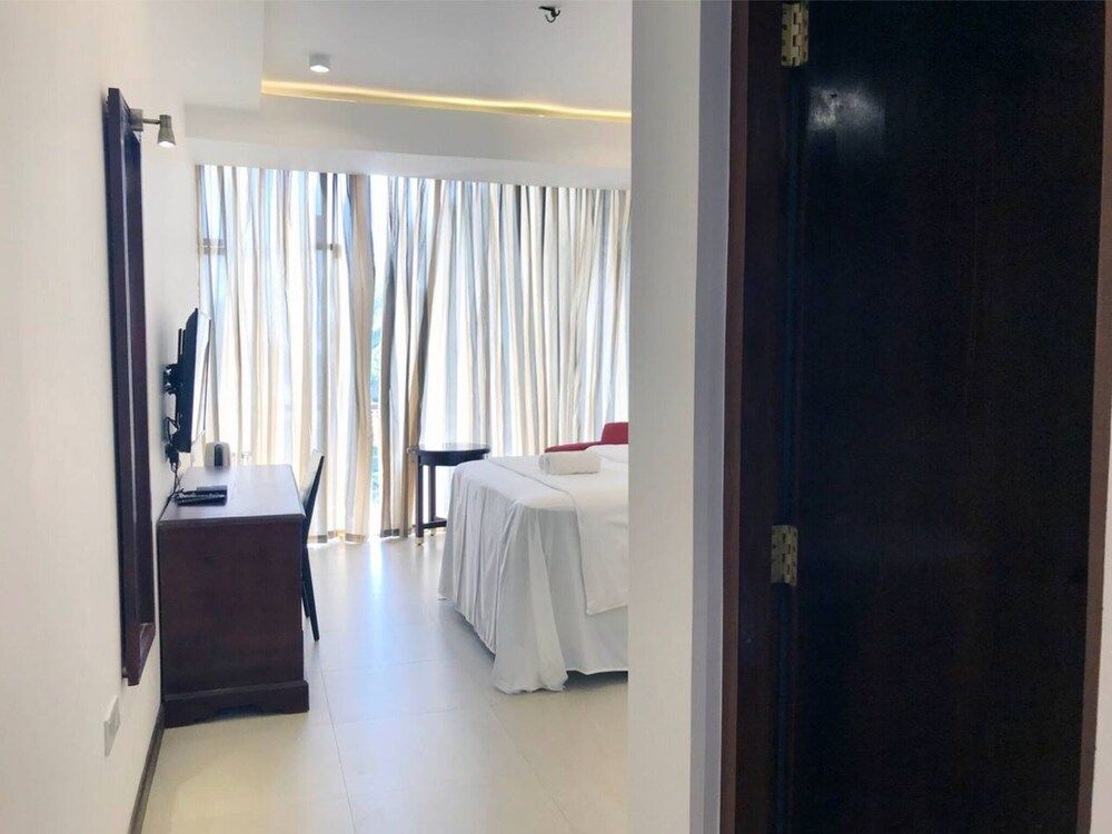 Bayfront Deluxe Room 27