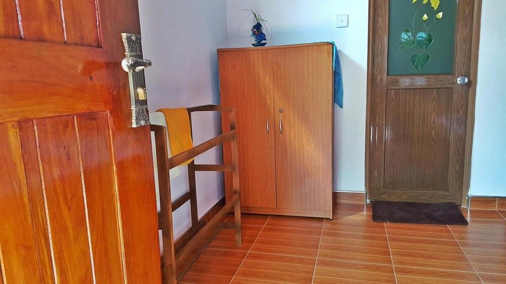 undefined 100 Step Beach White House 8