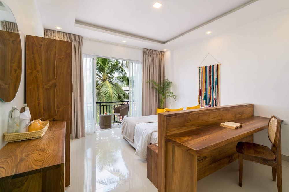 Outpost Weligama Beachfront Deluxe Double Room, Partial Ocean View 5
